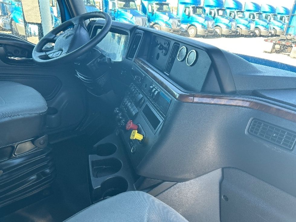 Sleeper Tractor-Heavy Duty Tractors-International-2021-LT625-El Paso-TX-776,016\n\t\tmiles-$ 27,250 - Image 15