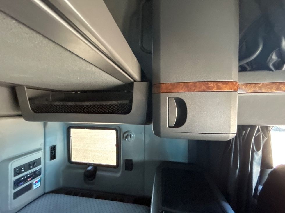 Sleeper Tractor-Heavy Duty Tractors-International-2021-LT625-El Paso-TX-776,016\n\t\tmiles-$ 27,250 - Image 18