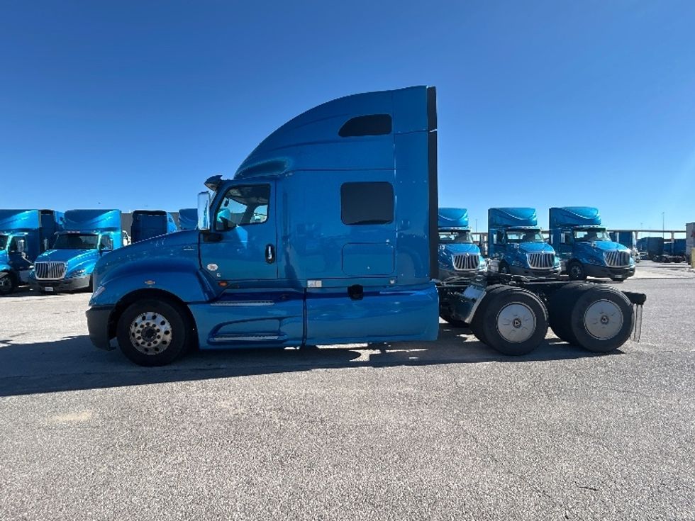 Sleeper Tractor-Heavy Duty Tractors-International-2021-LT625-El Paso-TX-776,016\n\t\tmiles-$ 27,250 - Image 4