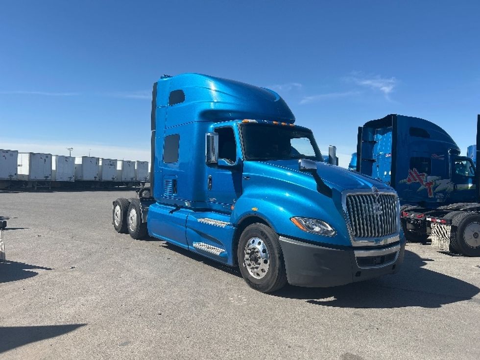 Sleeper Tractor-Heavy Duty Tractors-International-2021-LT625-El Paso-TX-776,108\n\t\tmiles-$ 28,250 - Image 1