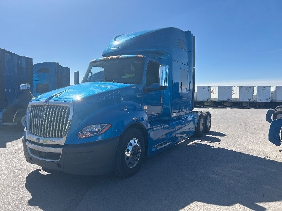 Sleeper Tractor-Heavy Duty Tractors-International-2021-LT625-El Paso-TX-776,108\n\t\tmiles-$ 28,250 - Image 3