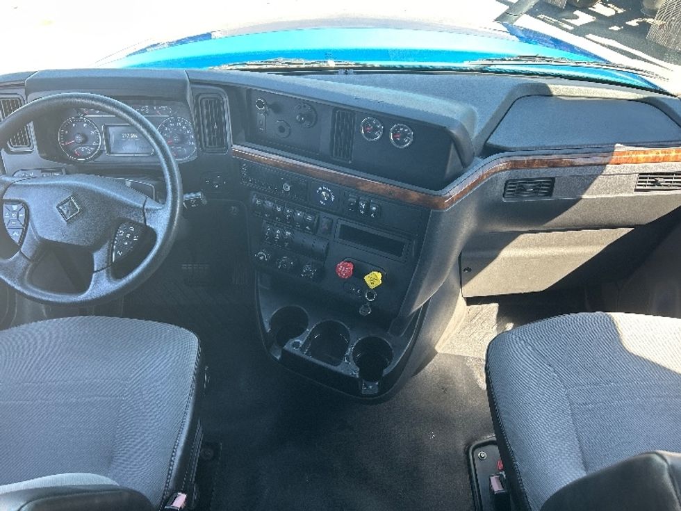 Sleeper Tractor-Heavy Duty Tractors-International-2021-LT625-El Paso-TX-777,514\n\t\tmiles-$ 32,250 - Image 12