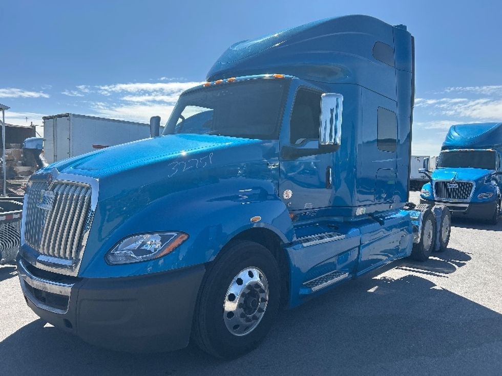 Sleeper Tractor-Heavy Duty Tractors-International-2021-LT625-El Paso-TX-777,514\n\t\tmiles-$ 32,250 - Image 3