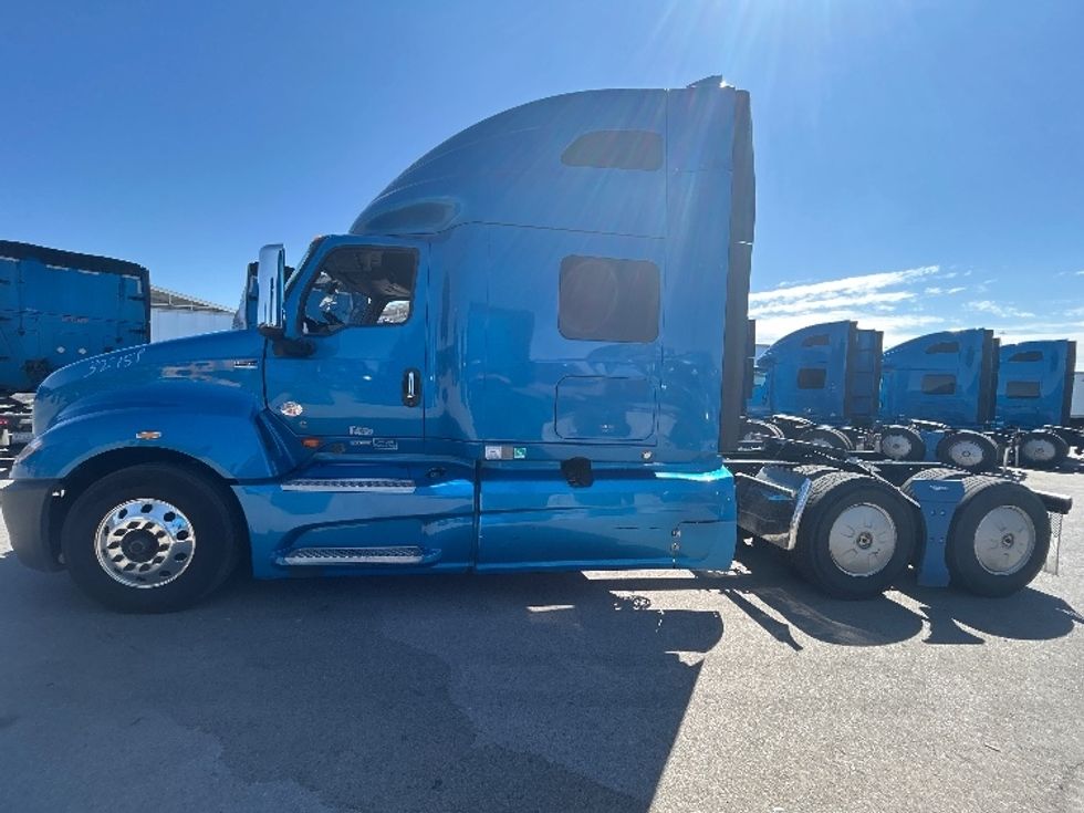 Sleeper Tractor-Heavy Duty Tractors-International-2021-LT625-El Paso-TX-777,514\n\t\tmiles-$ 32,250 - Image 4