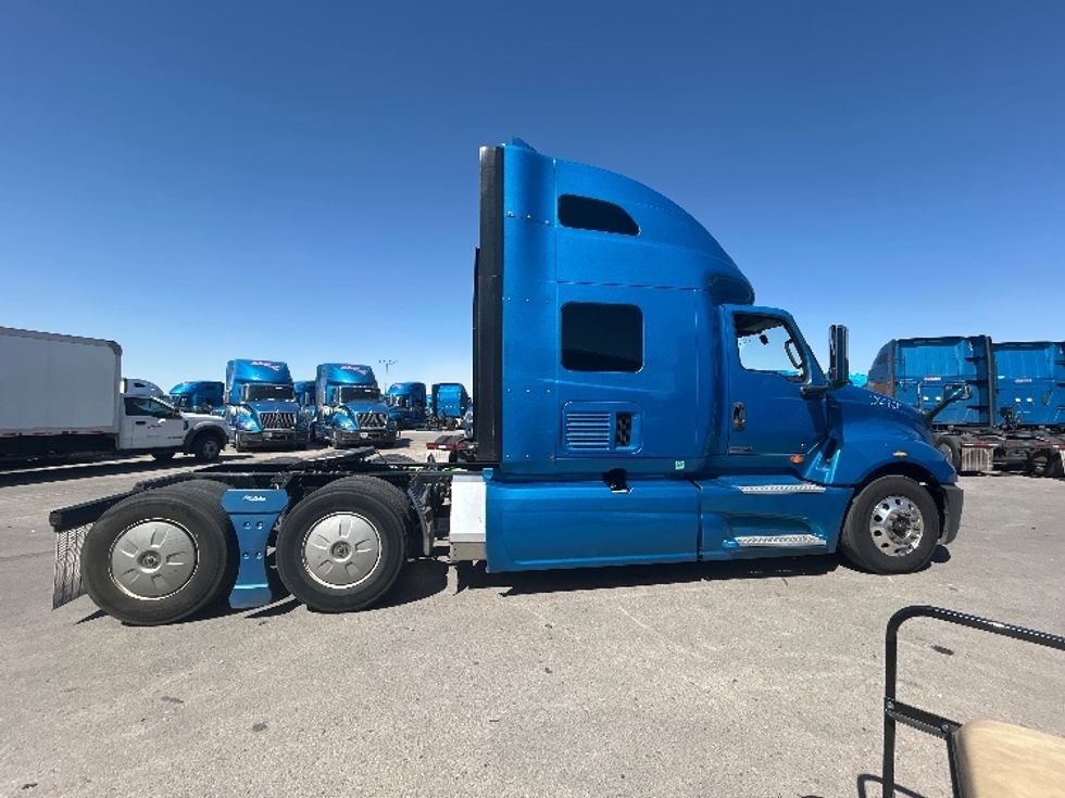 Sleeper Tractor-Heavy Duty Tractors-International-2021-LT625-El Paso-TX-777,514\n\t\tmiles-$ 32,250 - Image 8