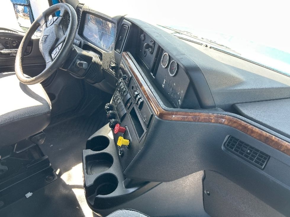 Sleeper Tractor-Heavy Duty Tractors-International-2021-LT625-El Paso-TX-777,729\n\t\tmiles-$ 28,000 - Image 15