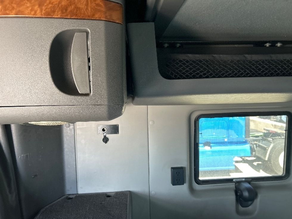 Sleeper Tractor-Heavy Duty Tractors-International-2021-LT625-El Paso-TX-777,729\n\t\tmiles-$ 28,000 - Image 19