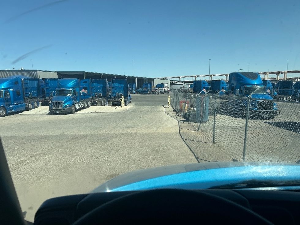 Sleeper Tractor-Heavy Duty Tractors-International-2021-LT625-El Paso-TX-777,740\n\t\tmiles-$ 27,750 - Image 11