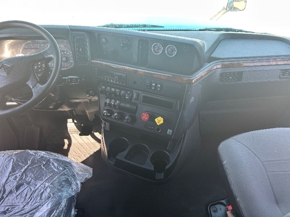 Sleeper Tractor-Heavy Duty Tractors-International-2021-LT625-El Paso-TX-777,740\n\t\tmiles-$ 27,750 - Image 12