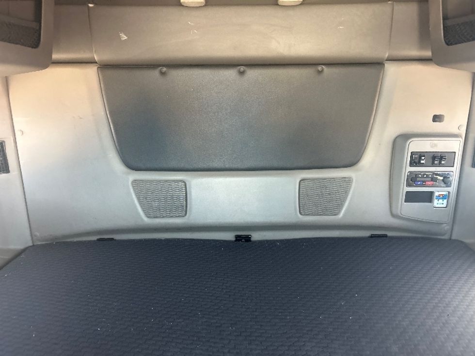 Sleeper Tractor-Heavy Duty Tractors-International-2021-LT625-El Paso-TX-777,740\n\t\tmiles-$ 27,750 - Image 16