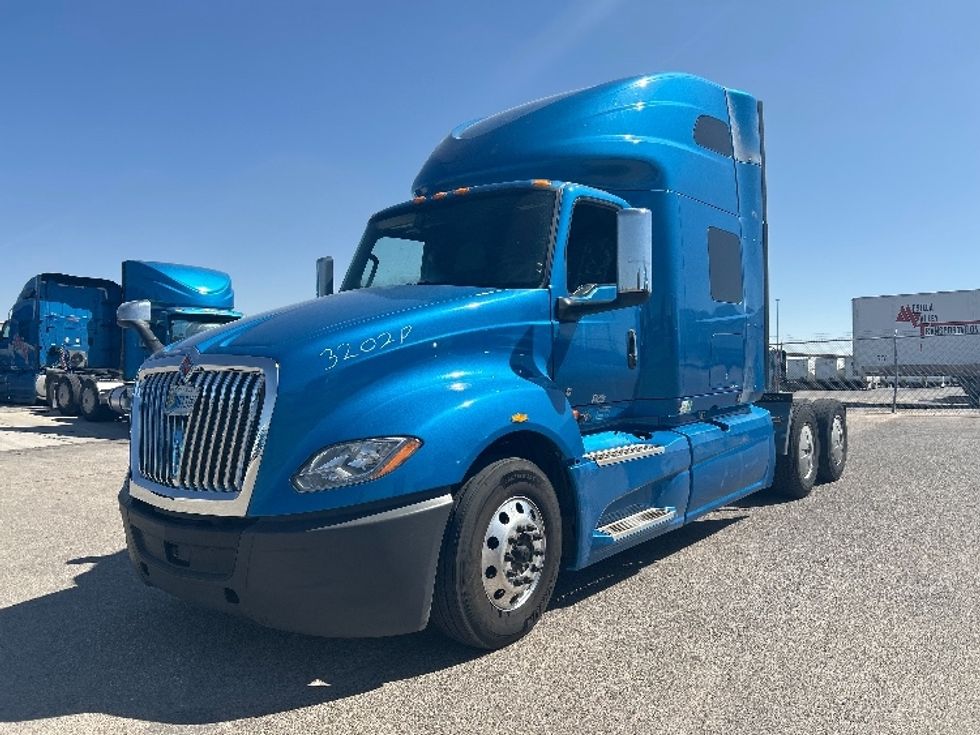 Sleeper Tractor-Heavy Duty Tractors-International-2021-LT625-El Paso-TX-777,740\n\t\tmiles-$ 27,750 - Image 3