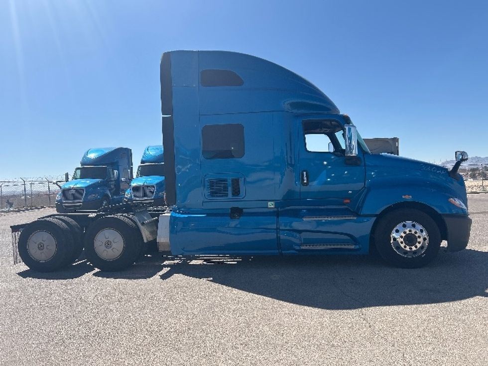Sleeper Tractor-Heavy Duty Tractors-International-2021-LT625-El Paso-TX-777,740\n\t\tmiles-$ 27,750 - Image 8