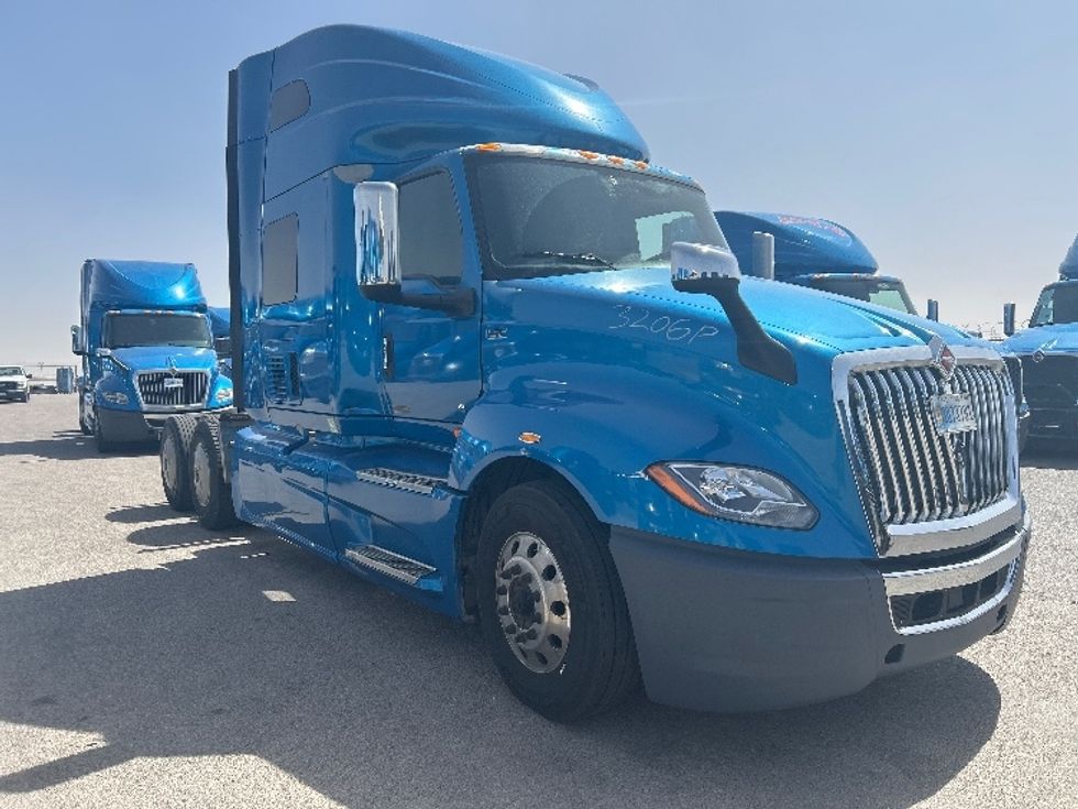 Sleeper Tractor-Heavy Duty Tractors-International-2021-LT625-El Paso-TX-778,626\n\t\tmiles-$ 33,250 - Image 1