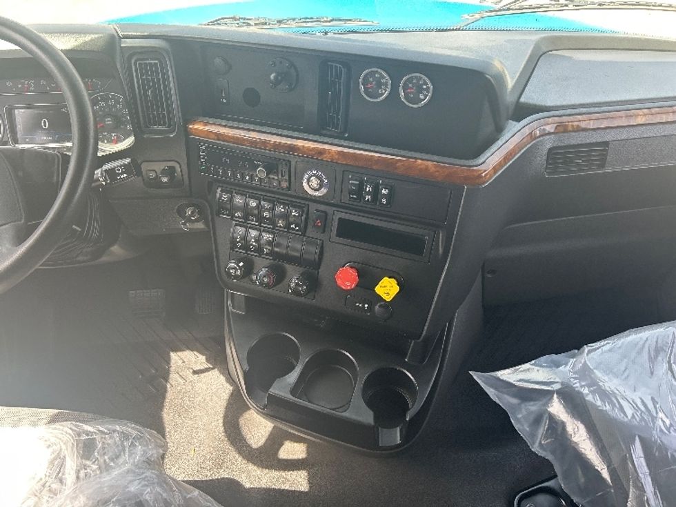 Sleeper Tractor-Heavy Duty Tractors-International-2021-LT625-El Paso-TX-778,626\n\t\tmiles-$ 33,250 - Image 12