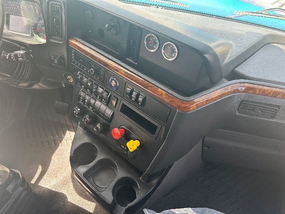 Sleeper Tractor-Heavy Duty Tractors-International-2021-LT625-El Paso-TX-778,626\n\t\tmiles-$ 33,250 - Image 15