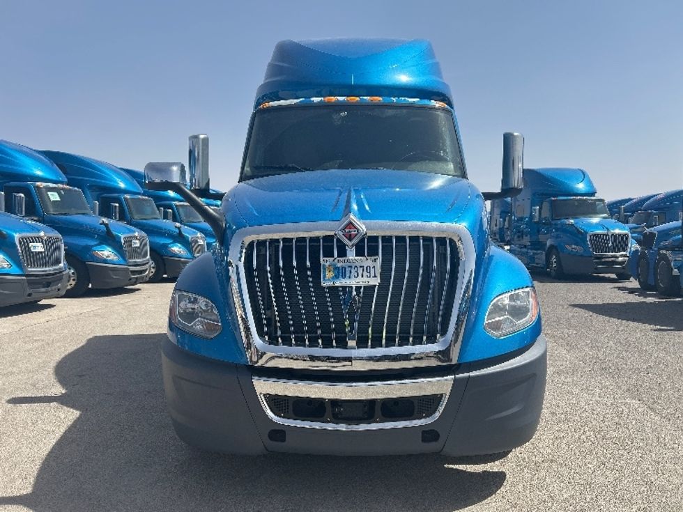 Sleeper Tractor-Heavy Duty Tractors-International-2021-LT625-El Paso-TX-778,626\n\t\tmiles-$ 33,250 - Image 2