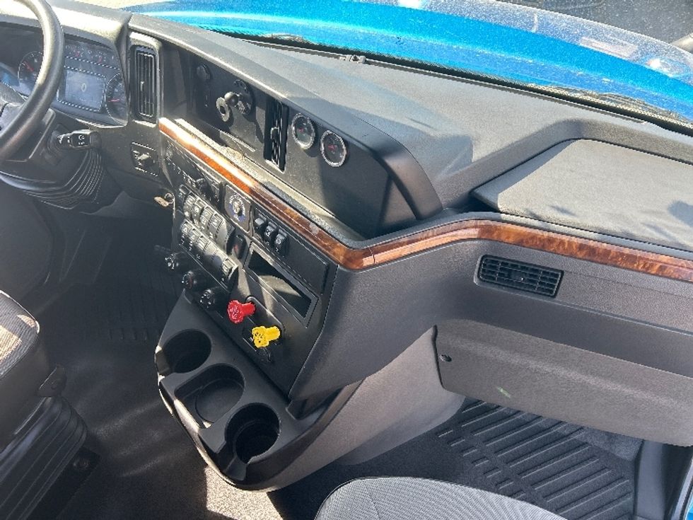 Sleeper Tractor-Heavy Duty Tractors-International-2021-LT625-El Paso-TX-778,643\n\t\tmiles-$ 27,750 - Image 15