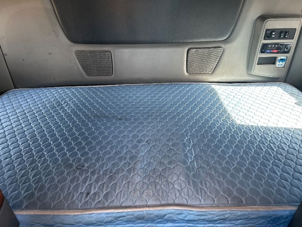 Sleeper Tractor-Heavy Duty Tractors-International-2021-LT625-El Paso-TX-778,643\n\t\tmiles-$ 27,750 - Image 16