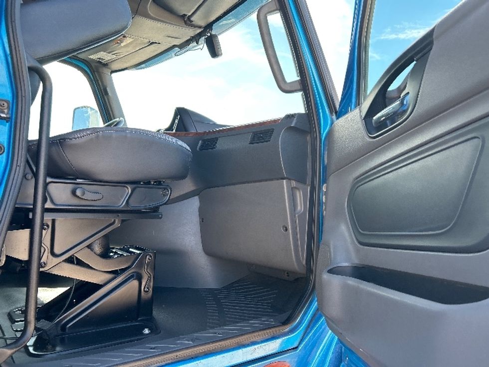 Sleeper Tractor-Heavy Duty Tractors-International-2021-LT625-El Paso-TX-778,703\n\t\tmiles-$ 28,000 - Image 13