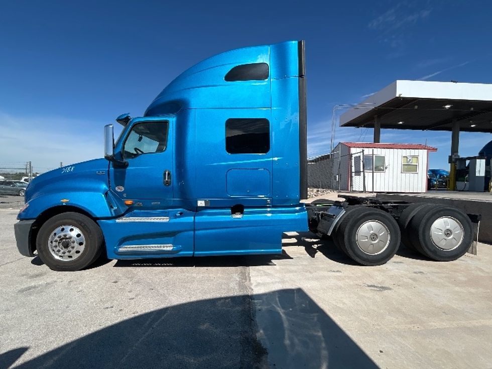 Sleeper Tractor-Heavy Duty Tractors-International-2021-LT625-El Paso-TX-778,703\n\t\tmiles-$ 28,000 - Image 4