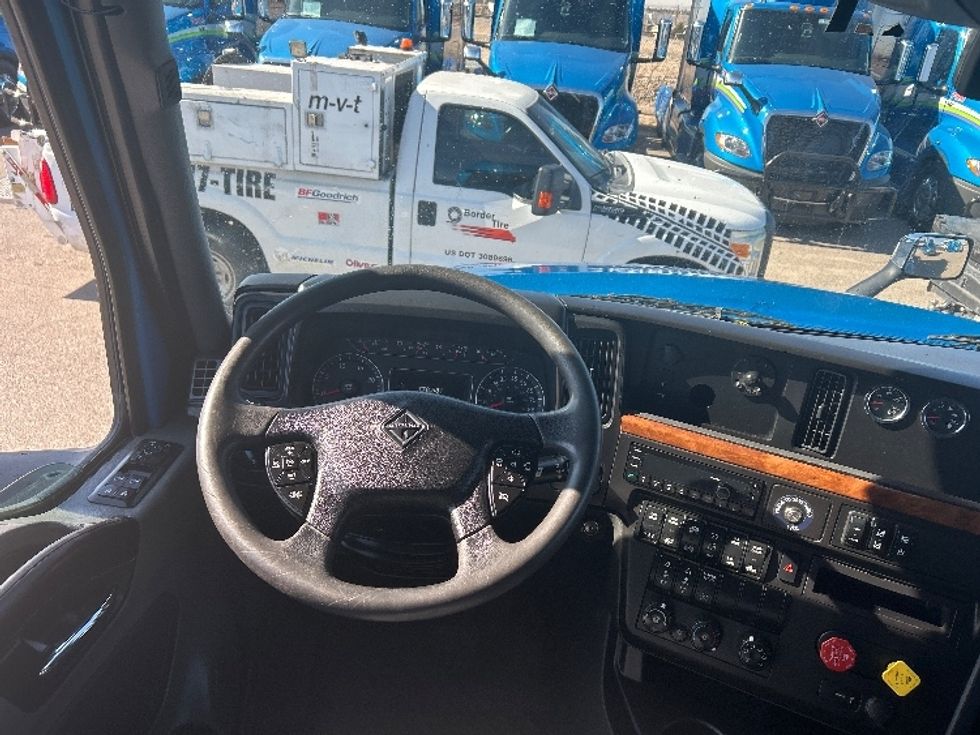 Sleeper Tractor-Heavy Duty Tractors-International-2021-LT625-El Paso-TX-778,730\n\t\tmiles-$ 27,750 - Image 11