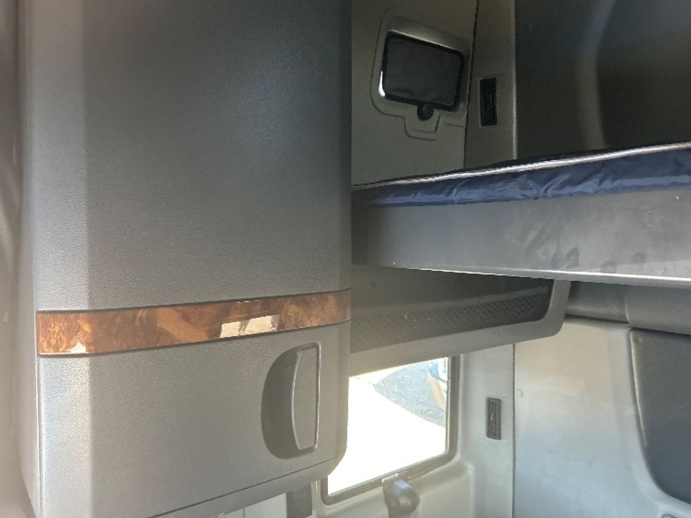 Sleeper Tractor-Heavy Duty Tractors-International-2021-LT625-El Paso-TX-778,730\n\t\tmiles-$ 27,750 - Image 19