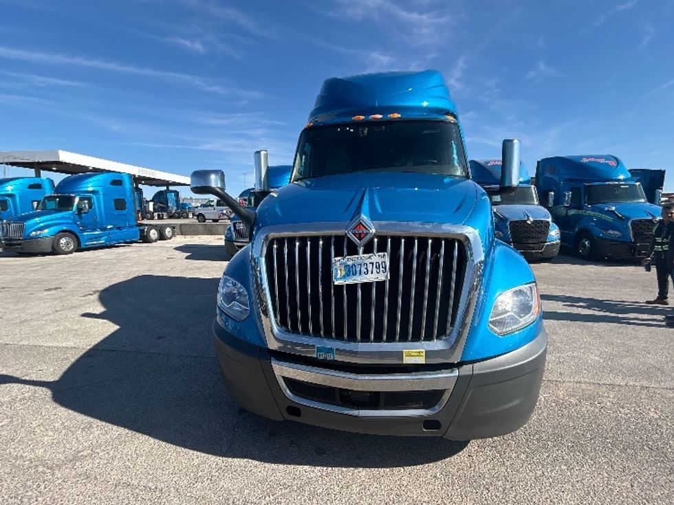 Sleeper Tractor-Heavy Duty Tractors-International-2021-LT625-El Paso-TX-778,730\n\t\tmiles-$ 27,750 - Image 2