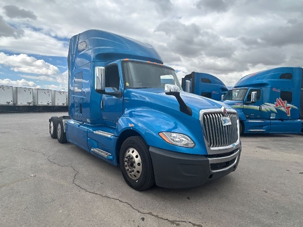Sleeper Tractor-Heavy Duty Tractors-International-2021-LT625-El Paso-TX-779,376\n\t\tmiles-$ 31,250 - Image 1