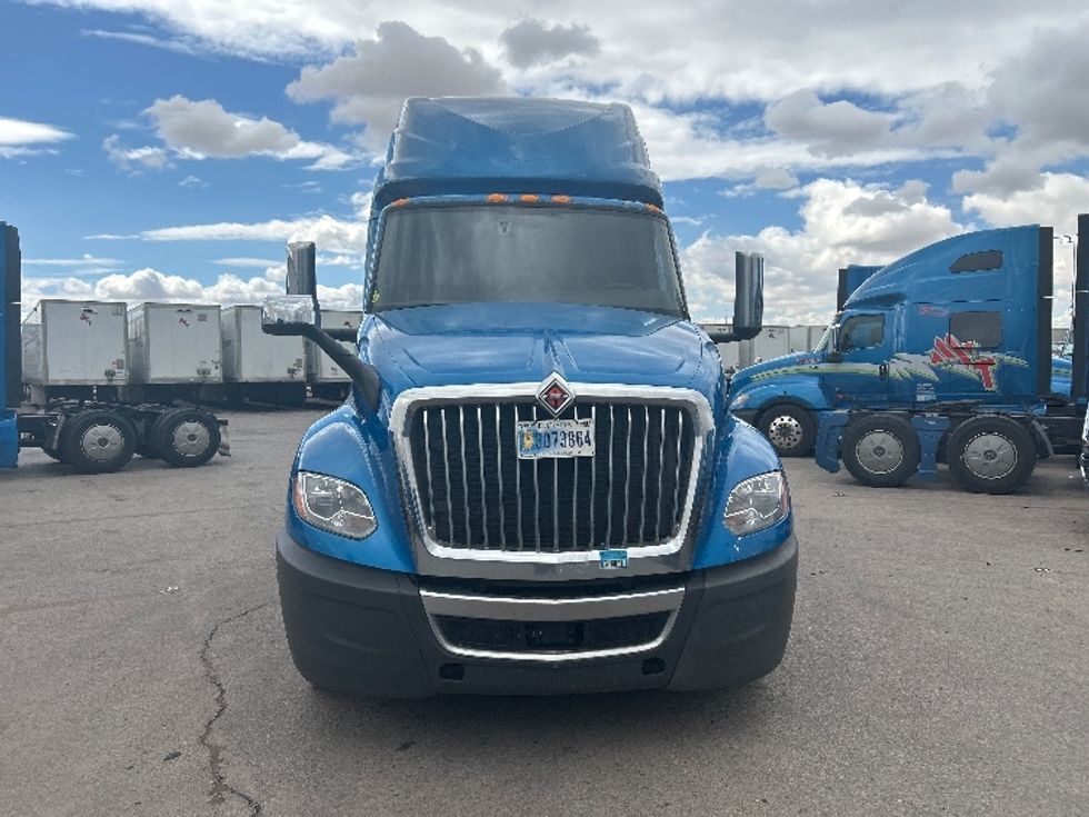 Sleeper Tractor-Heavy Duty Tractors-International-2021-LT625-El Paso-TX-779,376\n\t\tmiles-$ 31,250 - Image 2