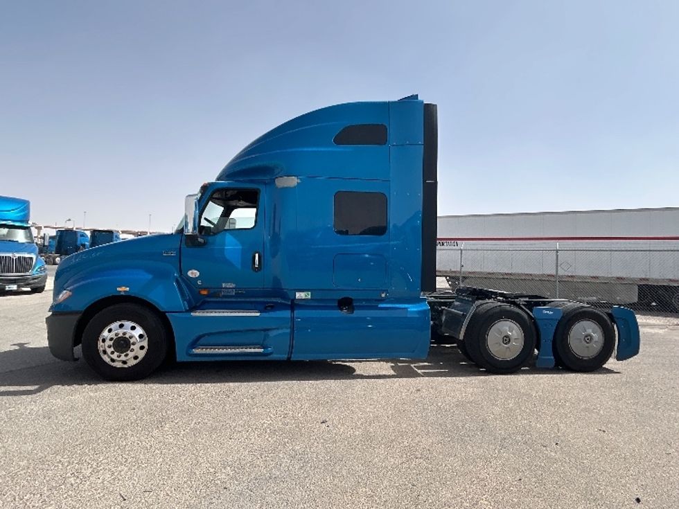 Sleeper Tractor-Heavy Duty Tractors-International-2021-LT625-El Paso-TX-779,920\n\t\tmiles-$ 27,750 - Image 4