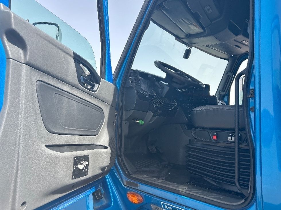 Sleeper Tractor-Heavy Duty Tractors-International-2021-LT625-El Paso-TX-779,920\n\t\tmiles-$ 27,750 - Image 9