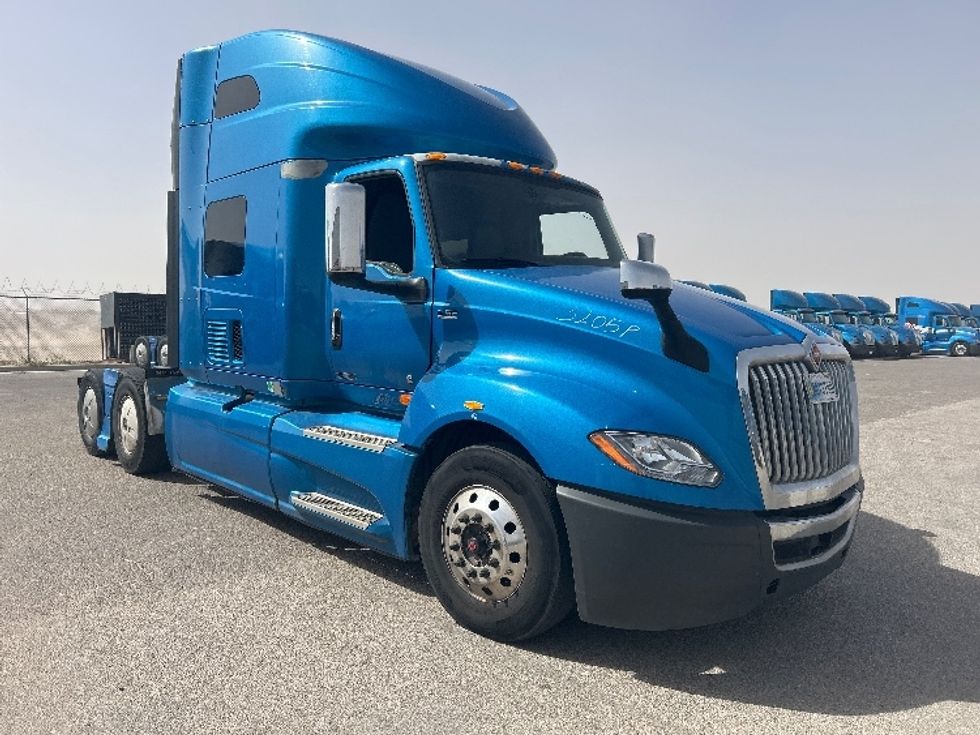 Sleeper Tractor-Heavy Duty Tractors-International-2021-LT625-El Paso-TX-780,048\n\t\tmiles-$ 27,750 - Image 1