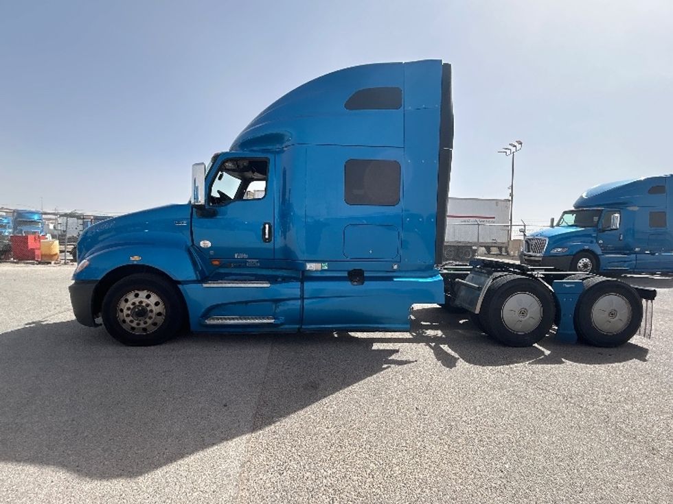 Sleeper Tractor-Heavy Duty Tractors-International-2021-LT625-El Paso-TX-780,048\n\t\tmiles-$ 27,750 - Image 4