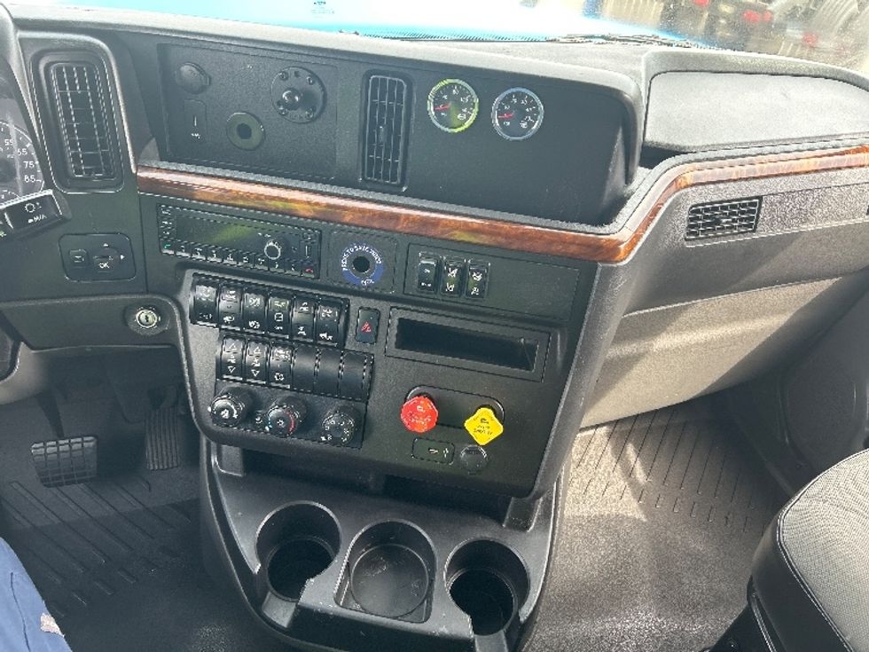 Sleeper Tractor-Heavy Duty Tractors-International-2021-LT625-El Paso-TX-780,162\n\t\tmiles-$ 33,500 - Image 12
