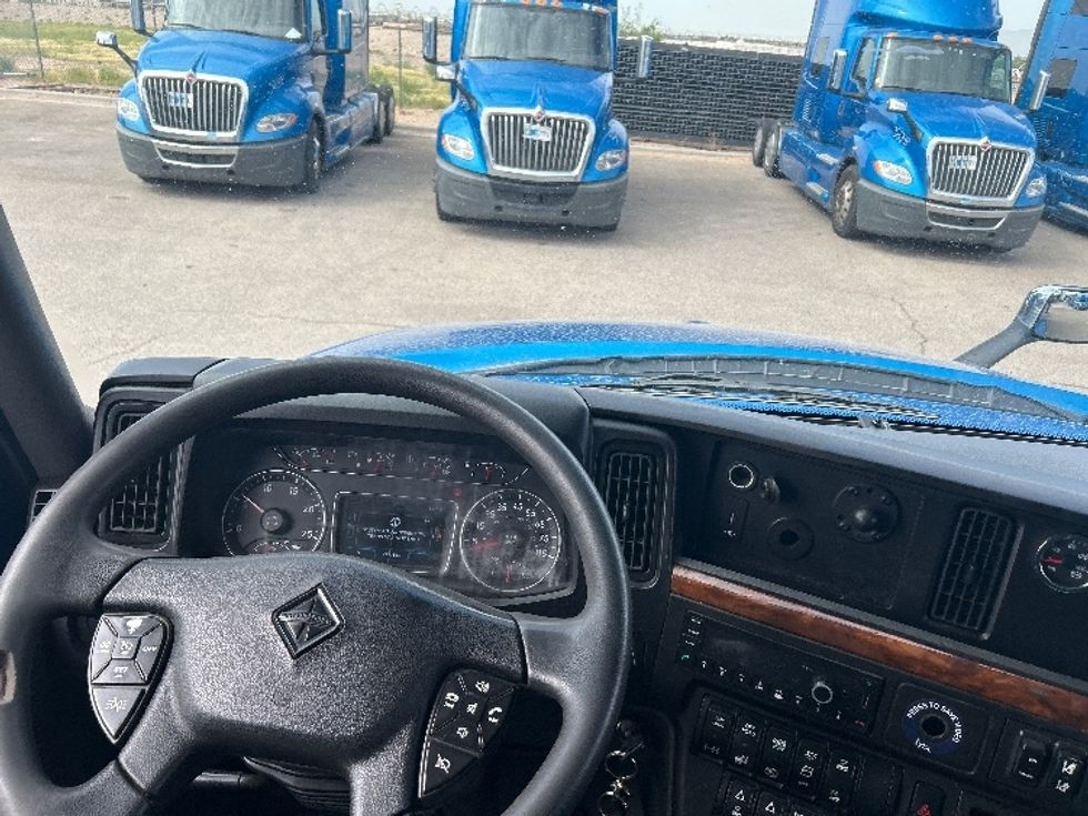 Sleeper Tractor-Heavy Duty Tractors-International-2021-LT625-El Paso-TX-780,179\n\t\tmiles-$ 30,750 - Image 11