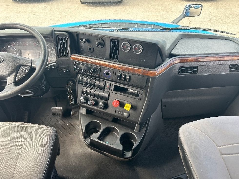 Sleeper Tractor-Heavy Duty Tractors-International-2021-LT625-El Paso-TX-780,179\n\t\tmiles-$ 30,750 - Image 12