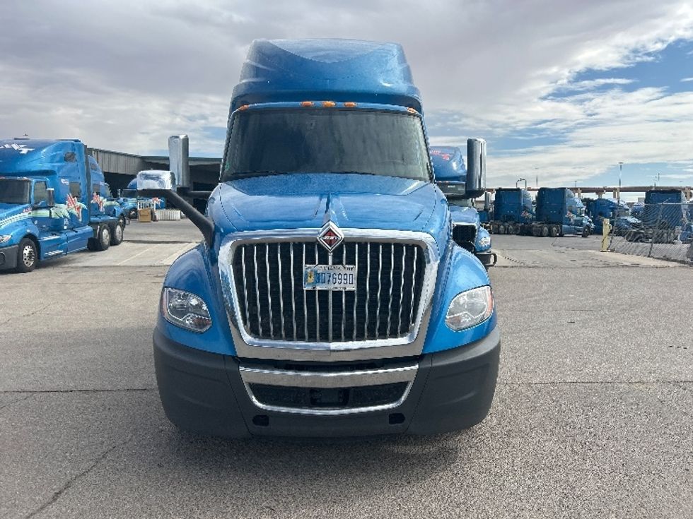 Sleeper Tractor-Heavy Duty Tractors-International-2021-LT625-El Paso-TX-780,179\n\t\tmiles-$ 30,750 - Image 2