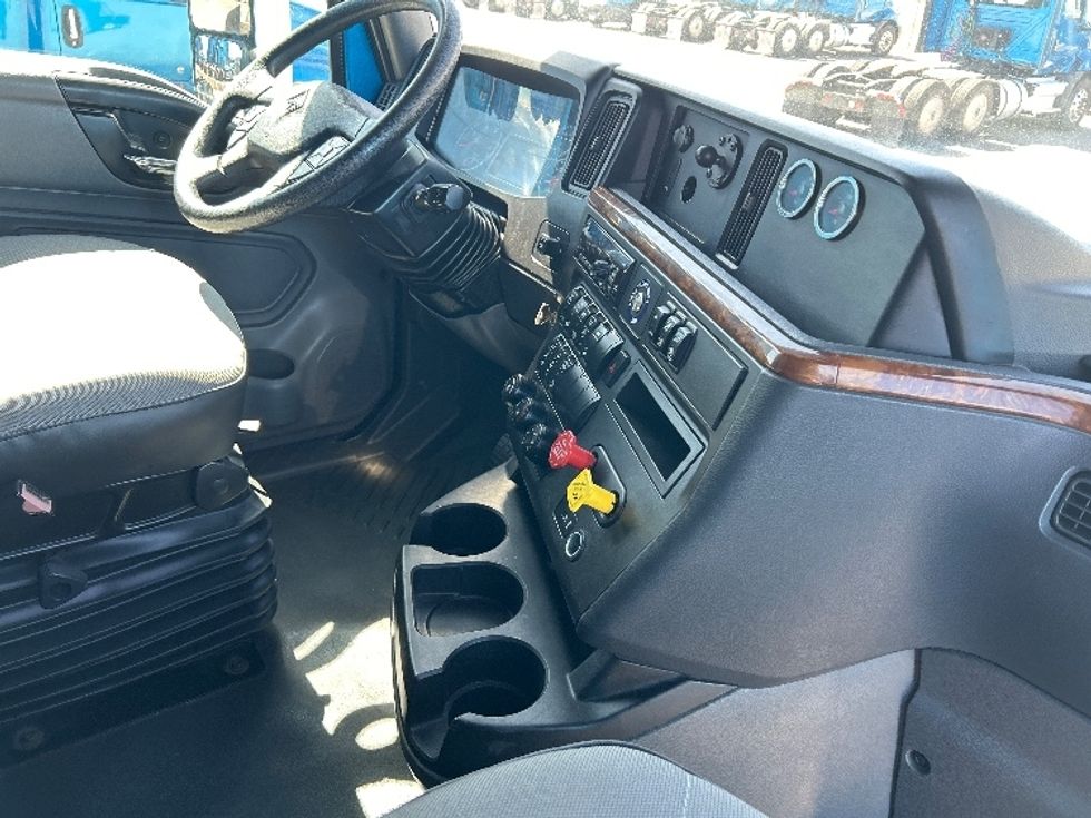 Sleeper Tractor-Heavy Duty Tractors-International-2021-LT625-El Paso-TX-780,679\n\t\tmiles-$ 28,000 - Image 15