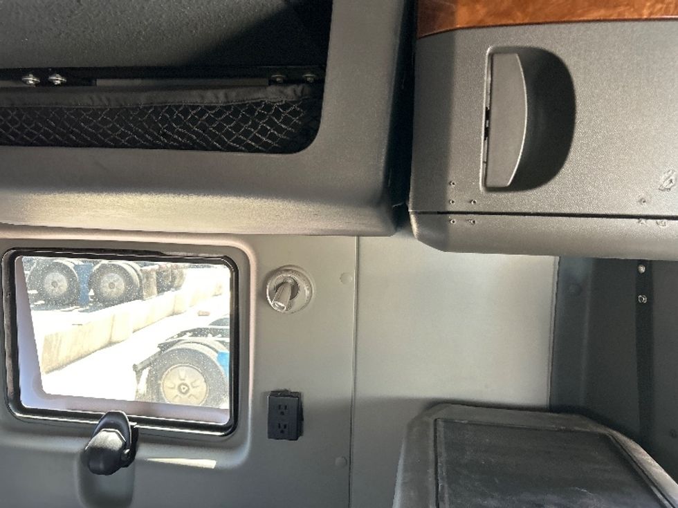 Sleeper Tractor-Heavy Duty Tractors-International-2021-LT625-El Paso-TX-780,679\n\t\tmiles-$ 28,000 - Image 18