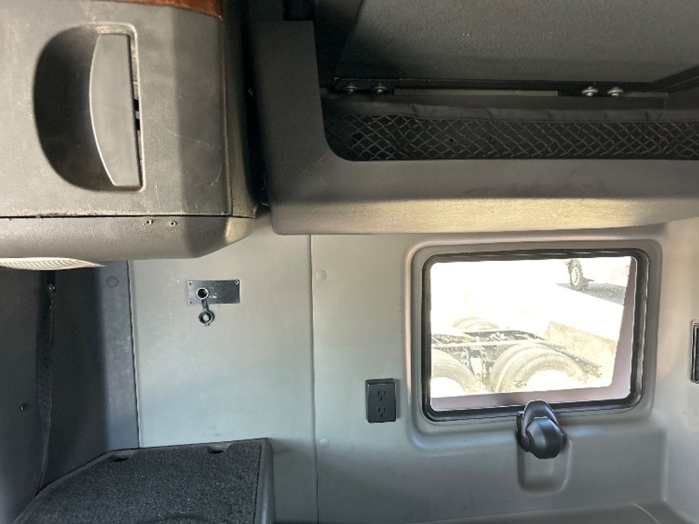 Sleeper Tractor-Heavy Duty Tractors-International-2021-LT625-El Paso-TX-780,679\n\t\tmiles-$ 28,000 - Image 19