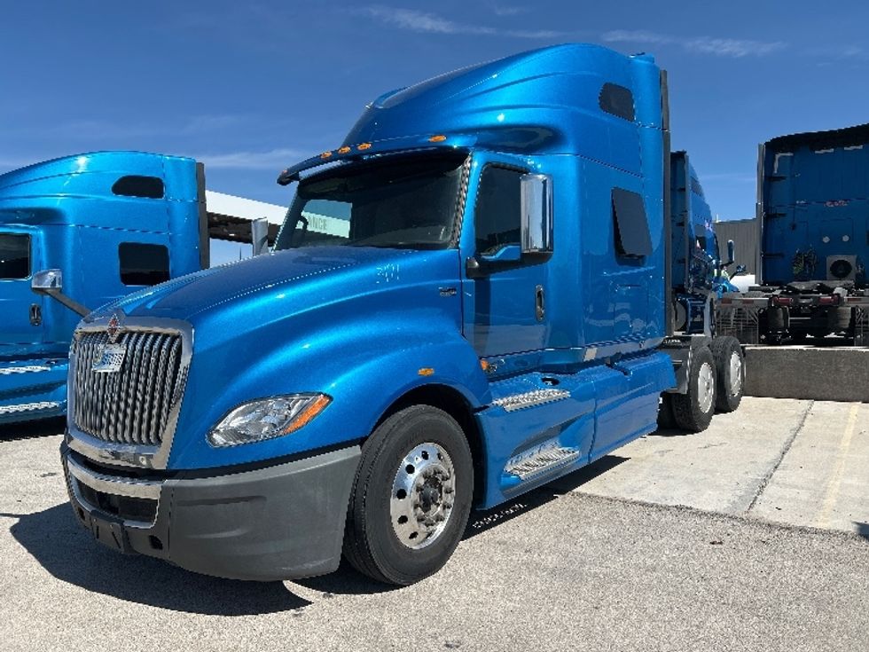 Sleeper Tractor-Heavy Duty Tractors-International-2021-LT625-El Paso-TX-780,679\n\t\tmiles-$ 28,000 - Image 3