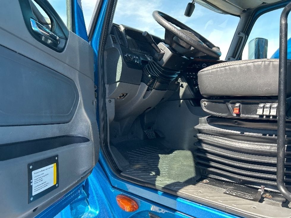 Sleeper Tractor-Heavy Duty Tractors-International-2021-LT625-El Paso-TX-780,679\n\t\tmiles-$ 28,000 - Image 9