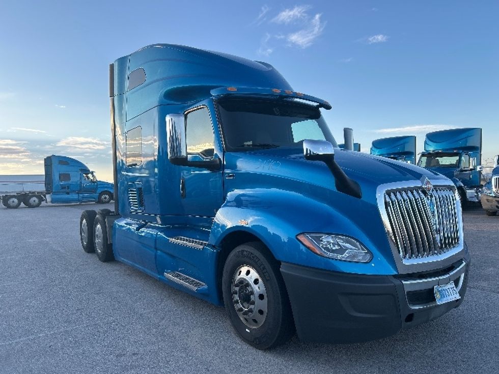 Sleeper Tractor-Heavy Duty Tractors-International-2021-LT625-El Paso-TX-781,507\n\t\tmiles-$ 27,250 - Image 1