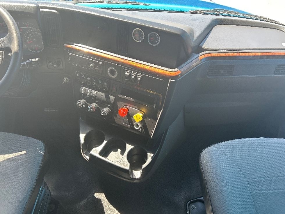 Sleeper Tractor-Heavy Duty Tractors-International-2021-LT625-El Paso-TX-782,470\n\t\tmiles-$ 27,750 - Image 12