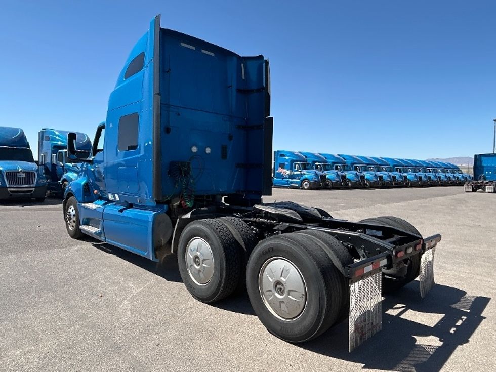 Sleeper Tractor-Heavy Duty Tractors-International-2021-LT625-El Paso-TX-782,470\n\t\tmiles-$ 27,750 - Image 5