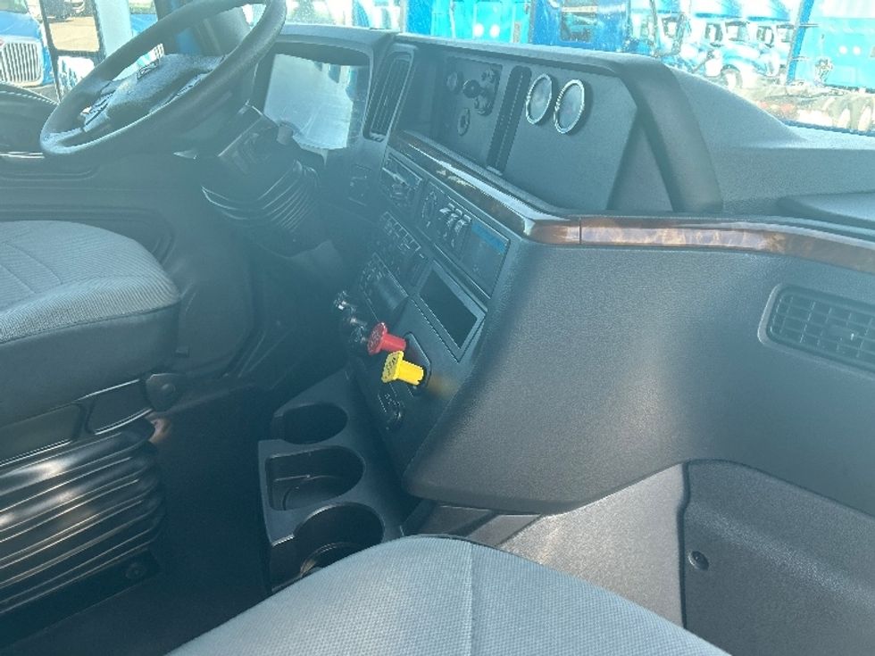 Sleeper Tractor-Heavy Duty Tractors-International-2021-LT625-El Paso-TX-782,717\n\t\tmiles-$ 27,250 - Image 15