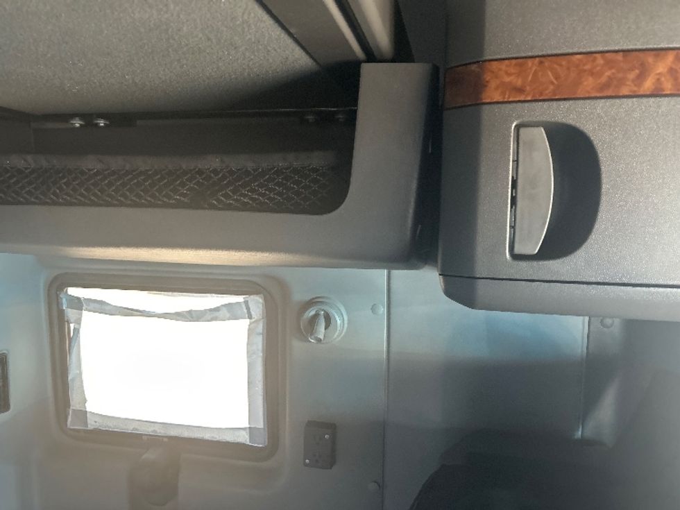 Sleeper Tractor-Heavy Duty Tractors-International-2021-LT625-El Paso-TX-782,717\n\t\tmiles-$ 27,250 - Image 18