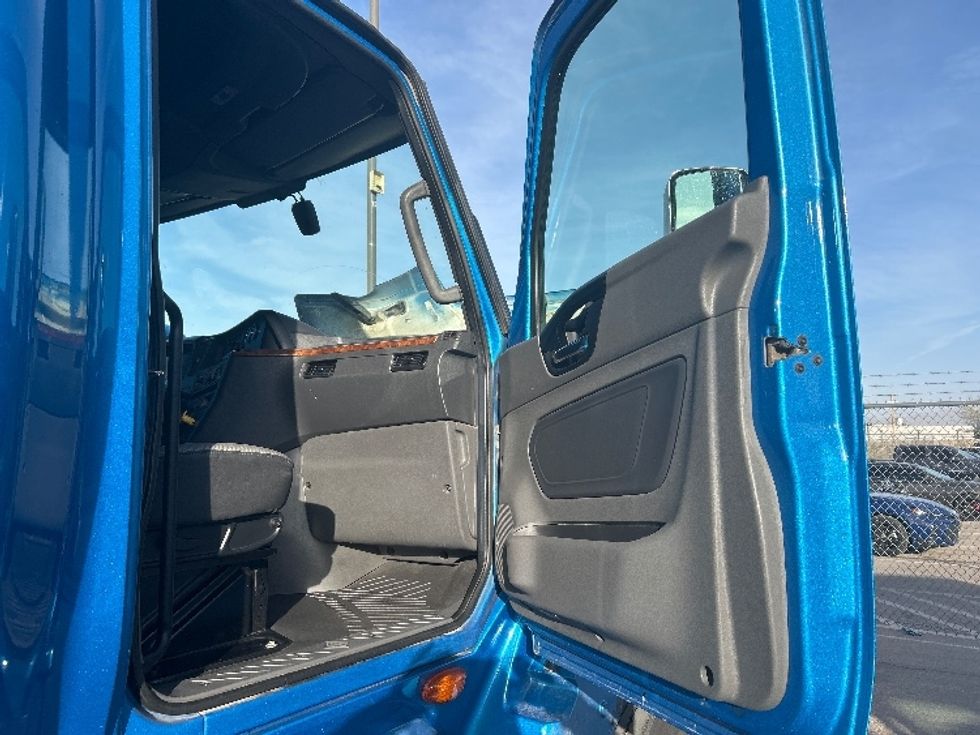 Sleeper Tractor-Heavy Duty Tractors-International-2021-LT625-El Paso-TX-782,870\n\t\tmiles-$ 32,500 - Image 13