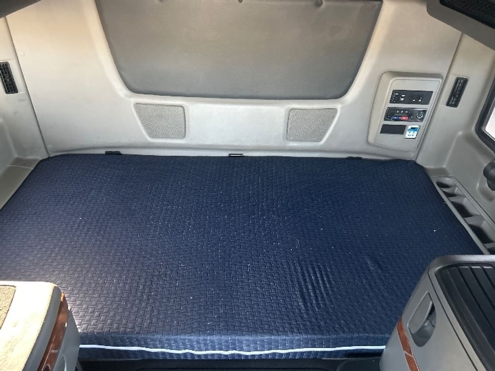 Sleeper Tractor-Heavy Duty Tractors-International-2021-LT625-El Paso-TX-782,870\n\t\tmiles-$ 32,500 - Image 17