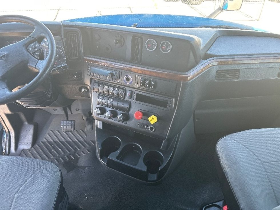 Sleeper Tractor-Heavy Duty Tractors-International-2021-LT625-El Paso-TX-783,392\n\t\tmiles-$ 27,750 - Image 12